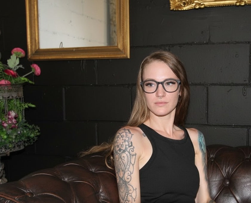 Jesika wearing AVENN NEBRA 